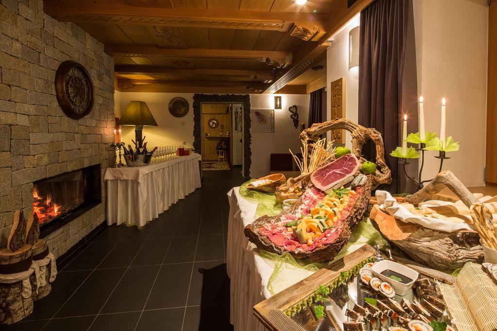 Hotel Rezia La Villa  Zewnętrze zdjęcie