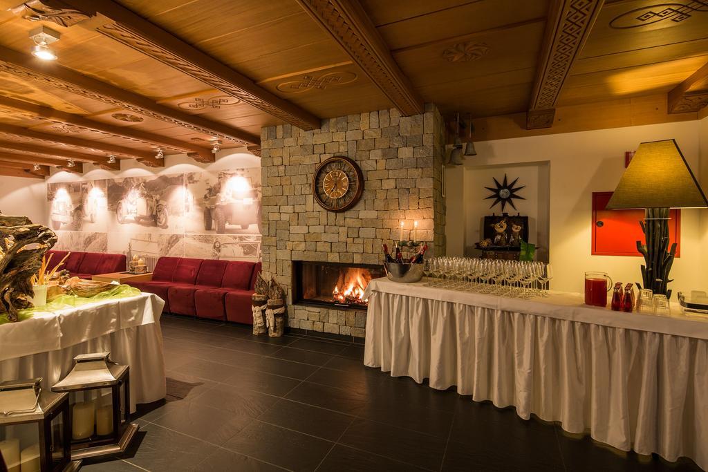 Hotel Rezia La Villa  Zewnętrze zdjęcie